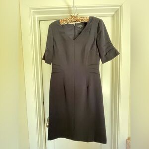 Tahari Deep Navy V-Neck Dress Size 6